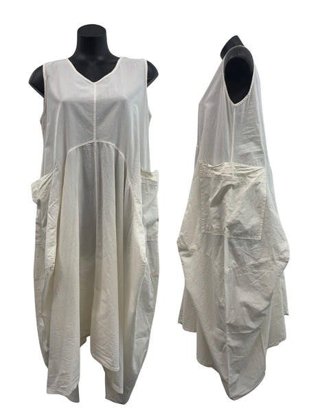 Sleeveless shaped dress cream
