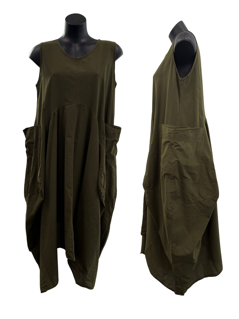 Sleeveless shaped dress green