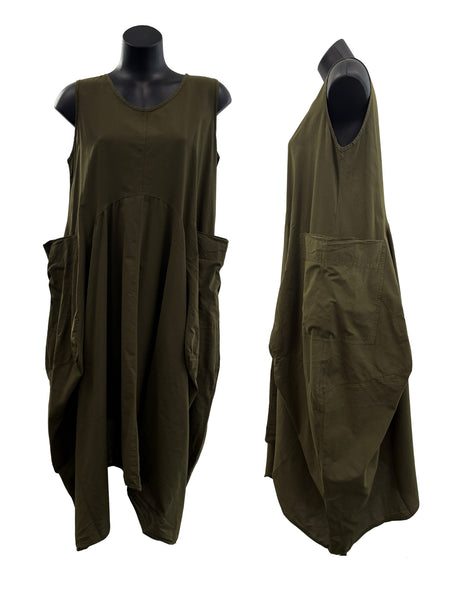 Sleeveless shaped dress green