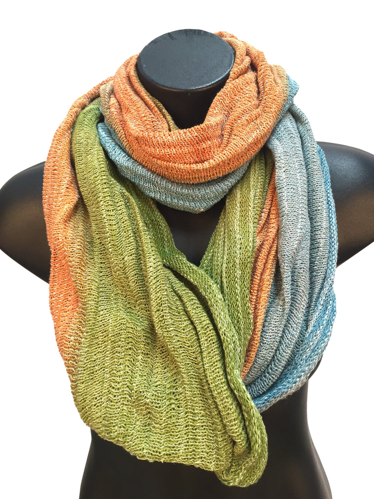 Magic infinity scarf